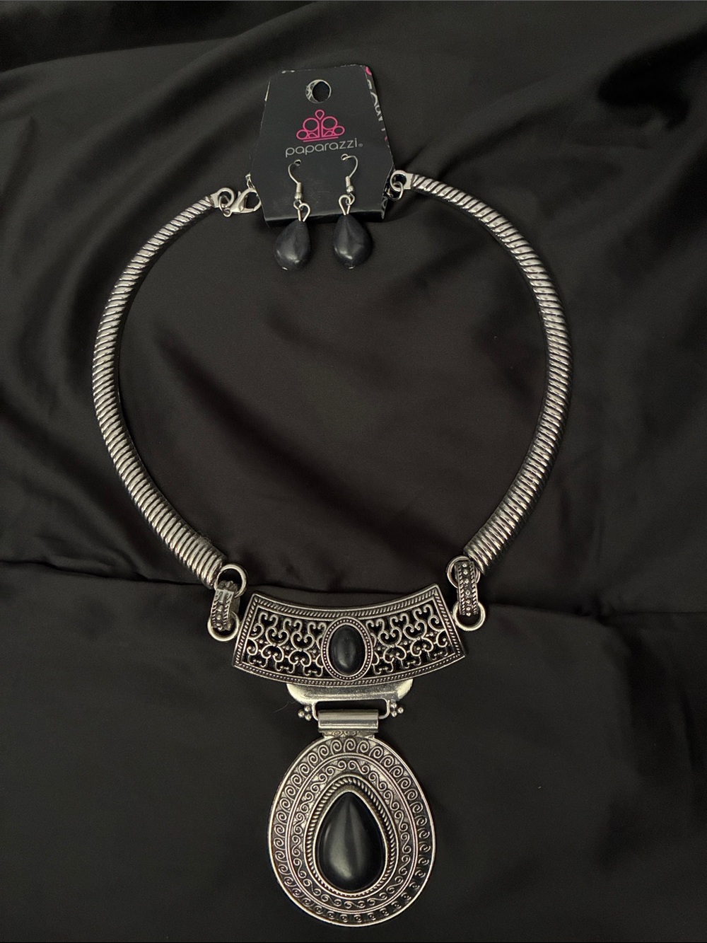 paparazzi Black and Silver Filigree Pendant Necklace Set